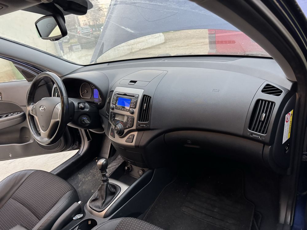 Dezmembrez Hyundai i30 2007-2011 1,6 crdi cod motor D4FB doar 73000km
