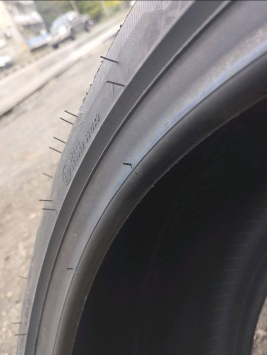 Чисто нови гуми 245/40/18