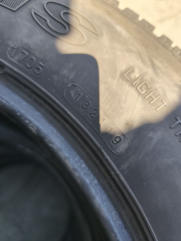 Гуми 205 65 15С Maxxis