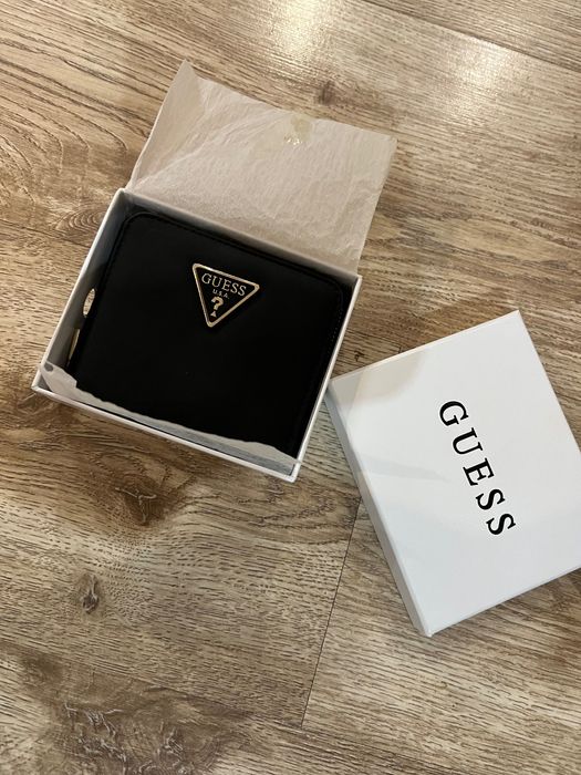 Оригинално портмоне guess