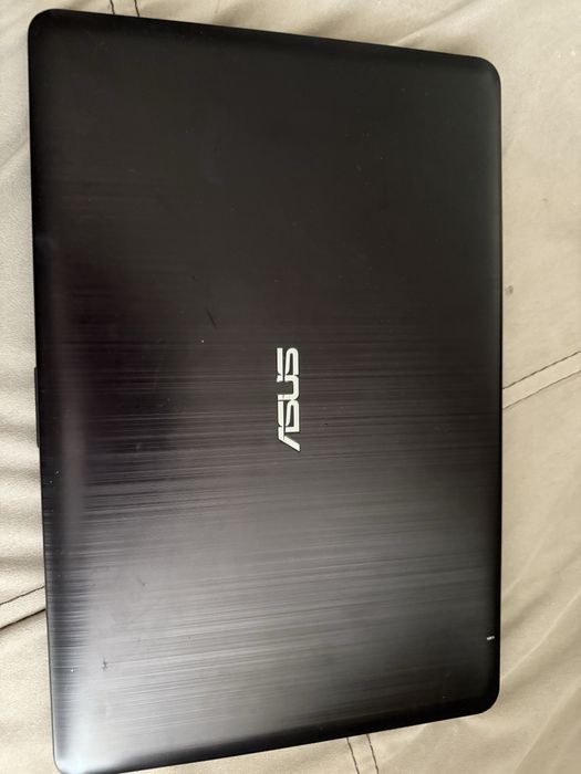 Лаптоп asos за части