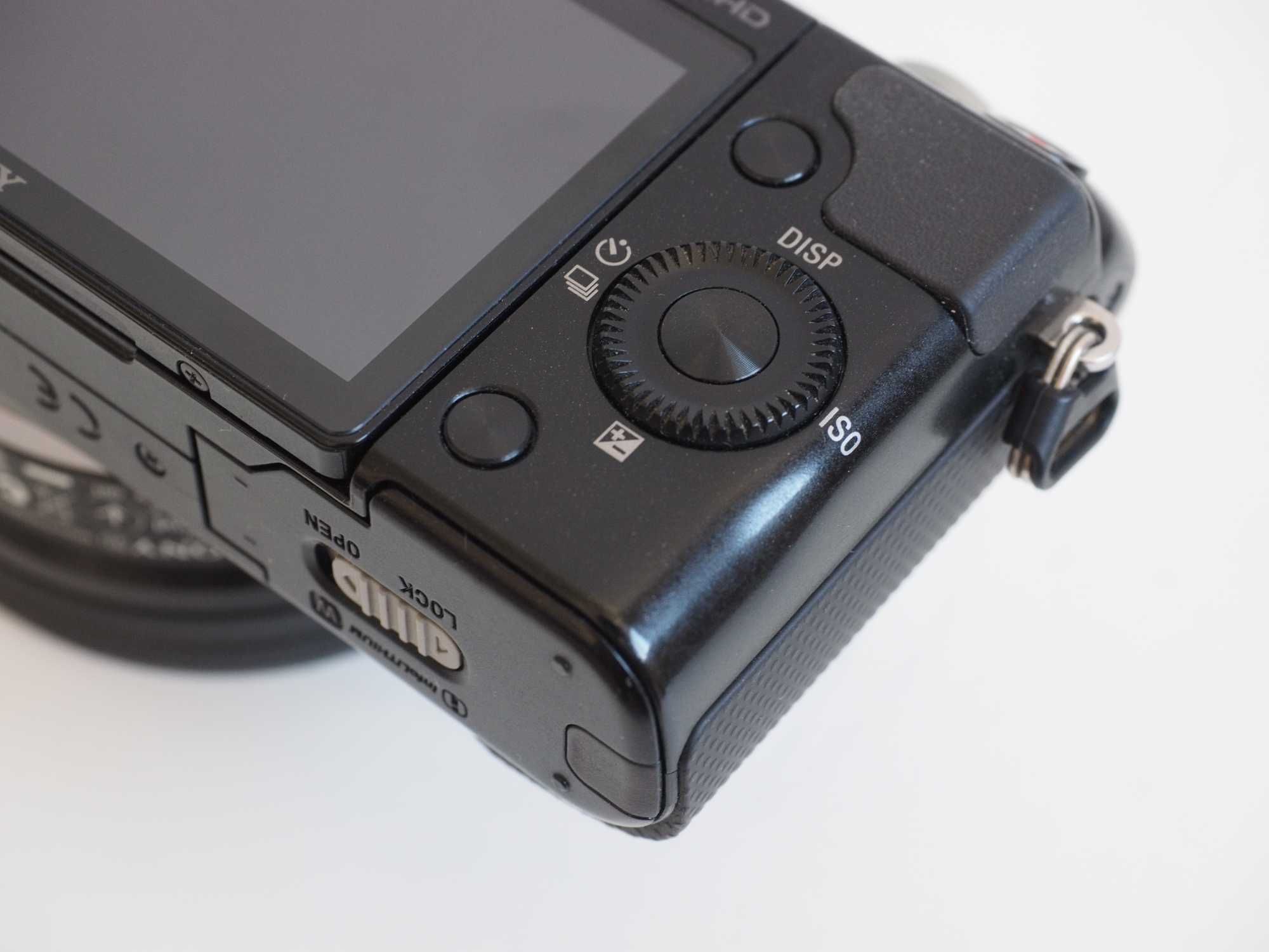 Sony Alpha NEX-3N cu obiectiv, ca nou