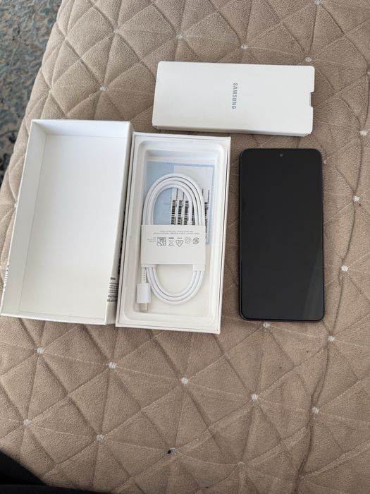 Продам samsung s21 FE