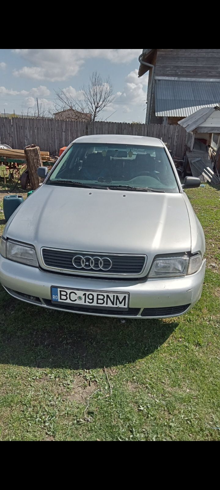 Vând Audi A4 B5 pentru piese,mașina nu este radiată