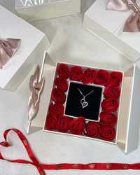Луксозна кутия с вечни рози и бижу