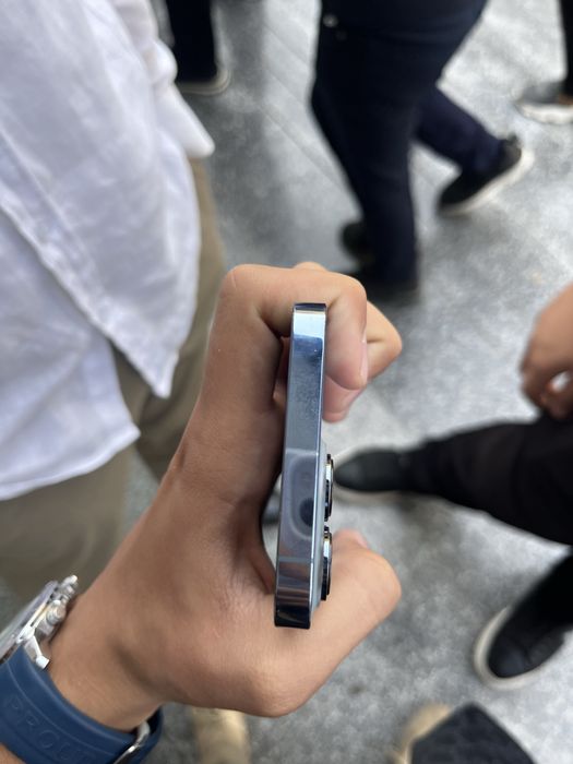 iPhone 13 pro blue