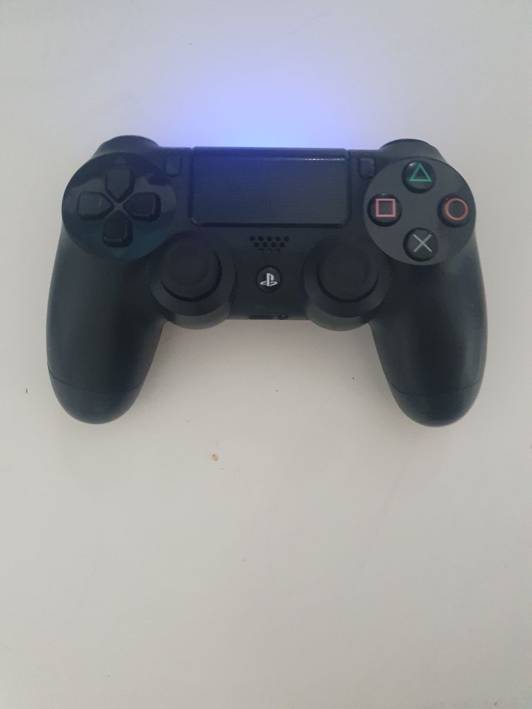PlayStation 4 cu 8 jocuri