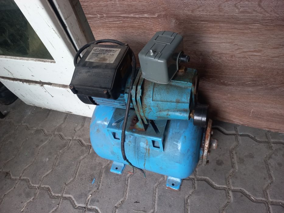 Продам насос безбашинку бу