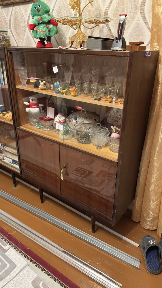 Продается качественный сервант