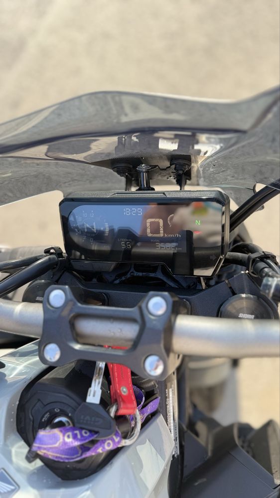 Honda CB 650R - 2021 - 3850km - primul proprietar