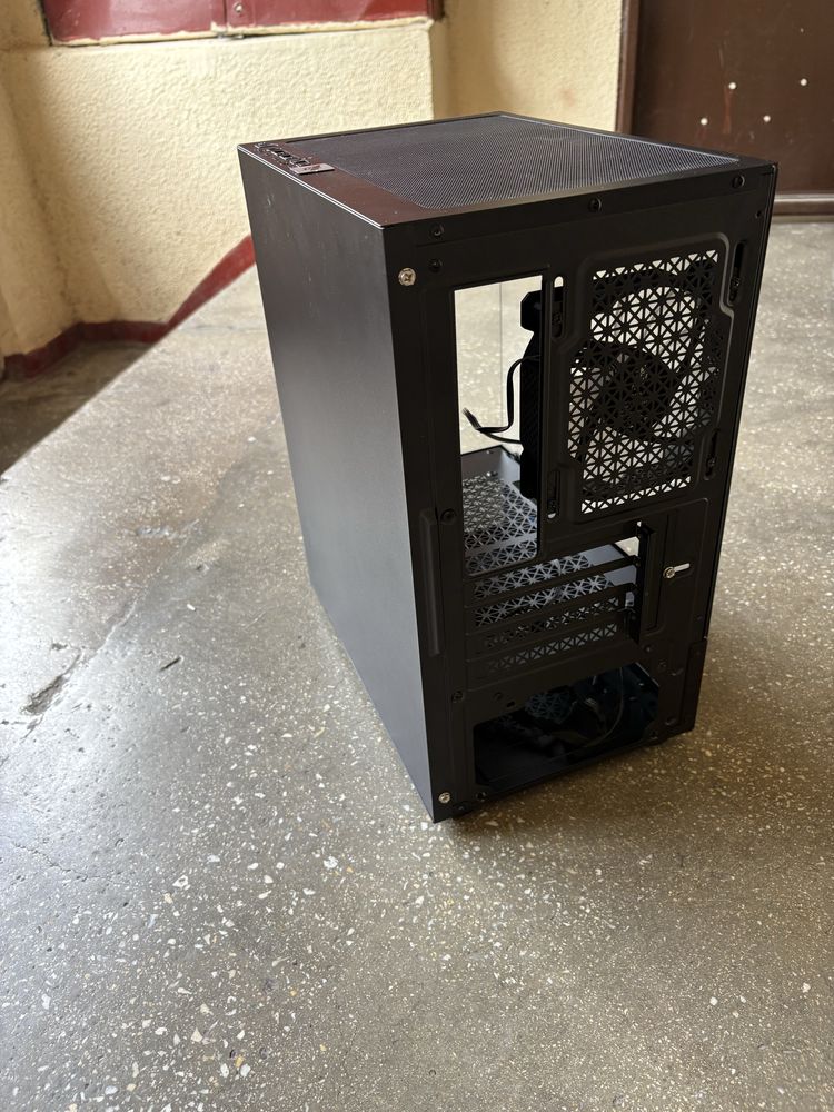 Carcase pc de vanzare