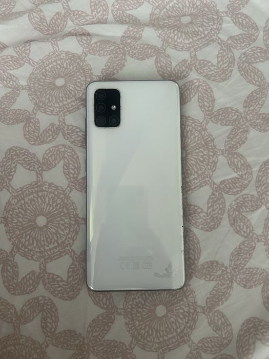 Продам телефон Samsung A51