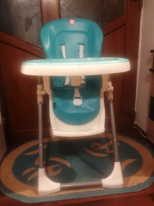 Vand scaun cu masuta bebe