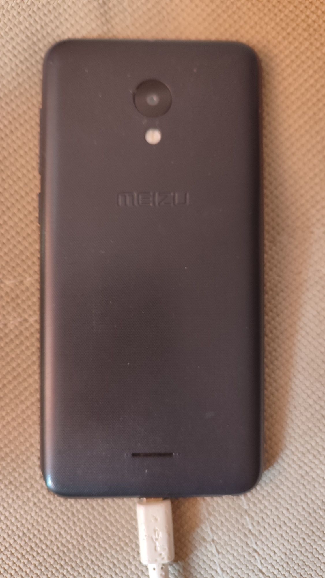 Продам Meizu C9 телефон по сути новый, просто есть трещина на экране