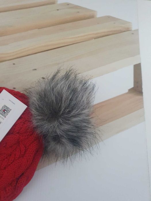 Vand caciula dama Tommy Hilfiger originala noua