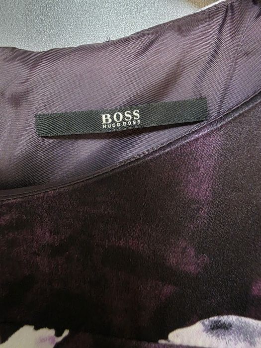 Рокля Hugo Boss .