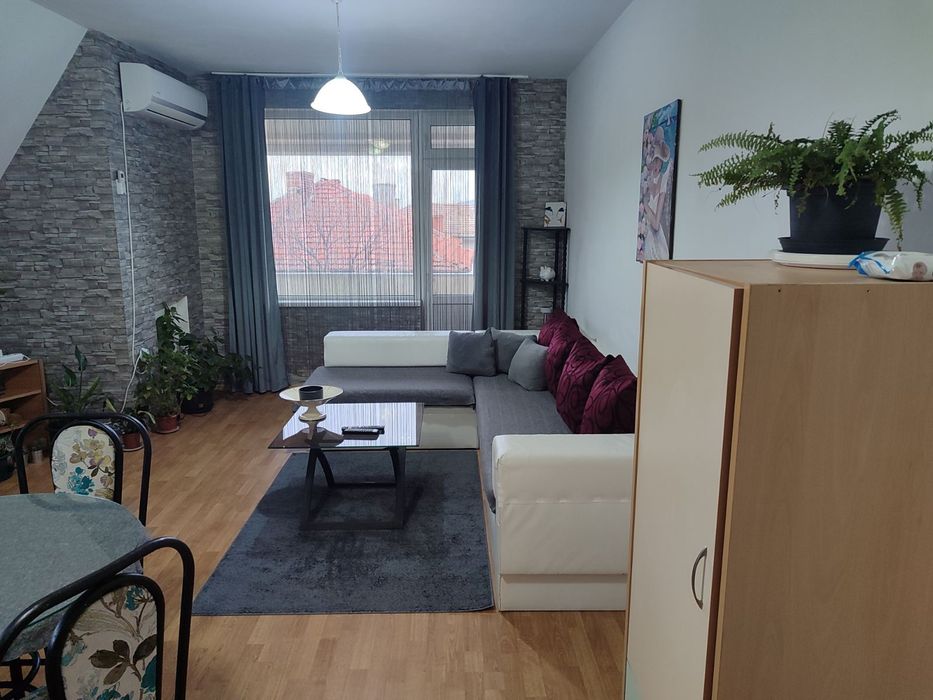 Дава се под наем Двустаен апартамент в Асеновград - 70 кв.м за 306 € - Снимка #1