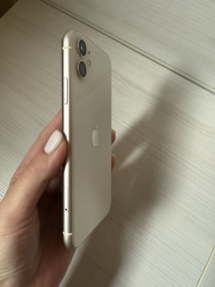 Телефон iPhone 11 128GB