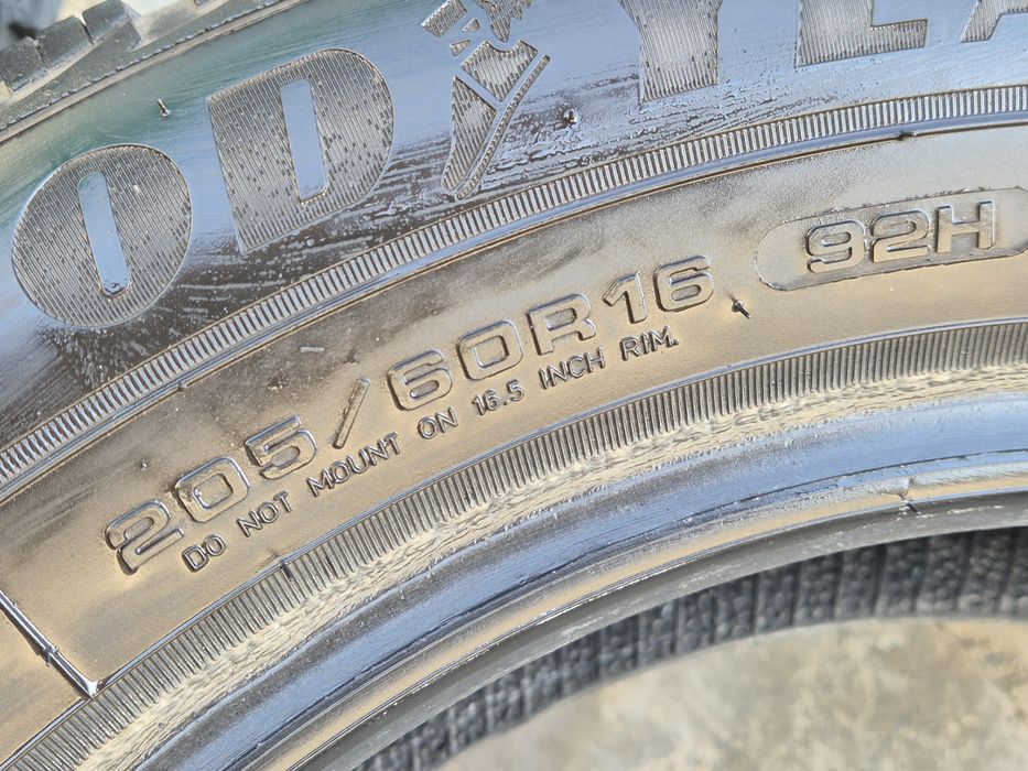 Зимни гуми Goodyear 205 60 16
