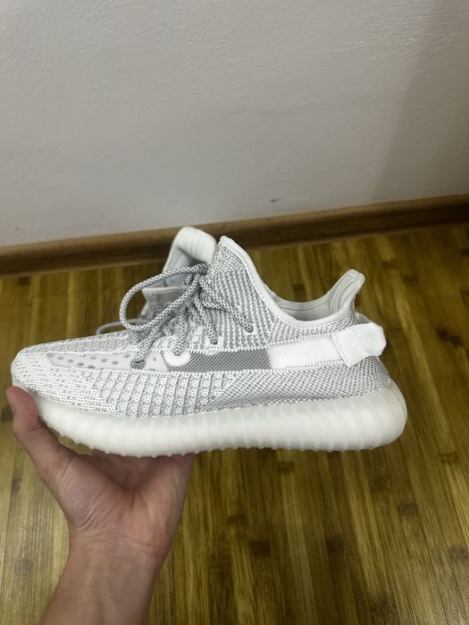 Yeezy 350 v2 noi 42