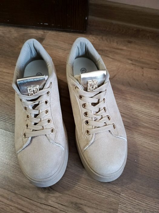 Дамски обувки номер 36