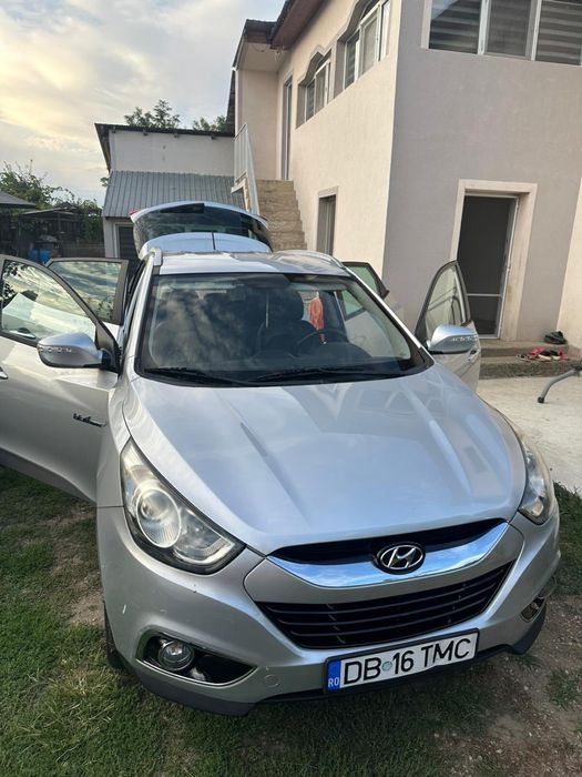 Vând Hyundai ix35