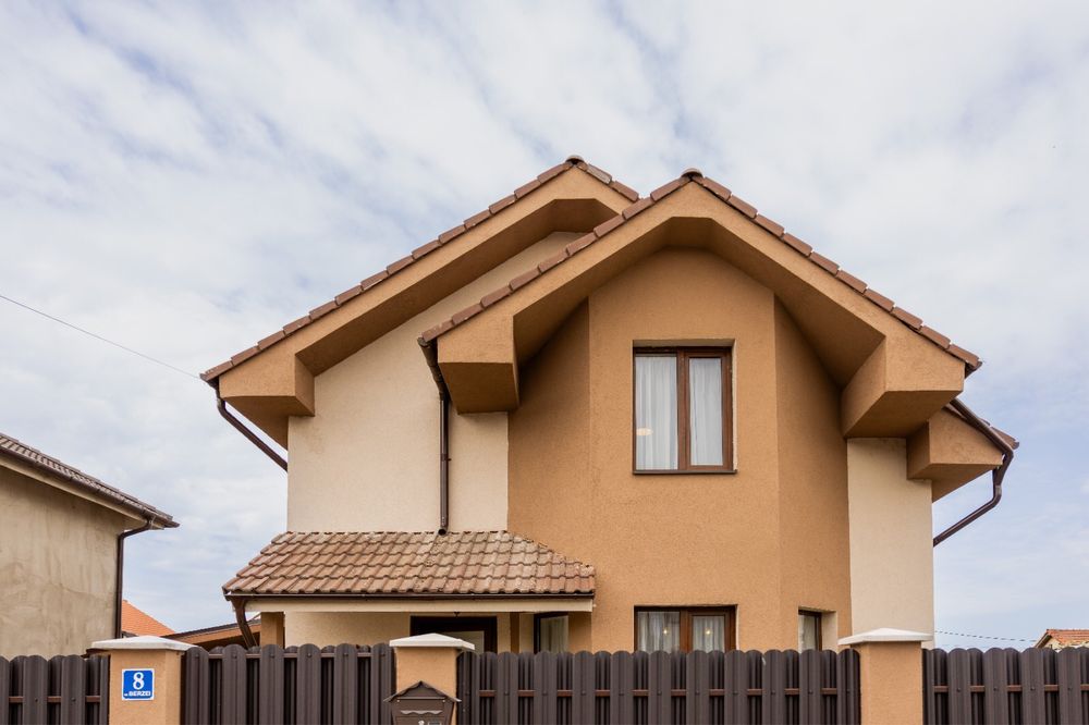 Casa cu 3 camere de inchiriat