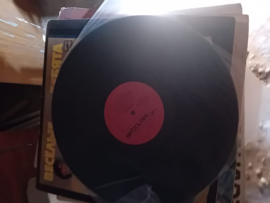 виниловые пластинки 1штука 20.000сум
