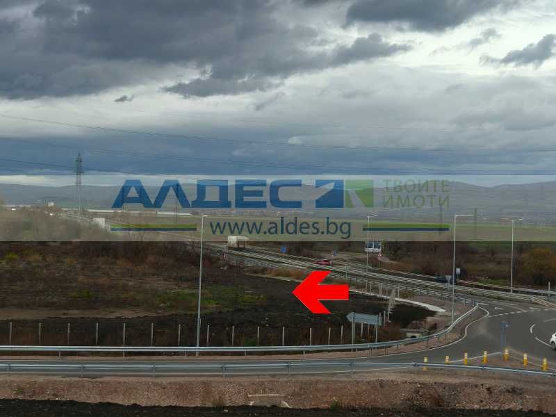 Продава се Парцел в с. Волуяк, Област София-град - 11102 кв.м за 7 €/кв.м - Снимка #1