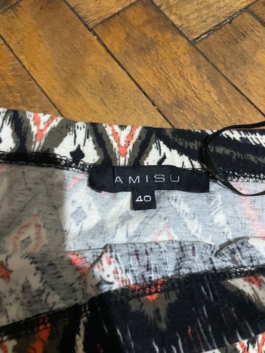 Vând doua fuste - New Yorker