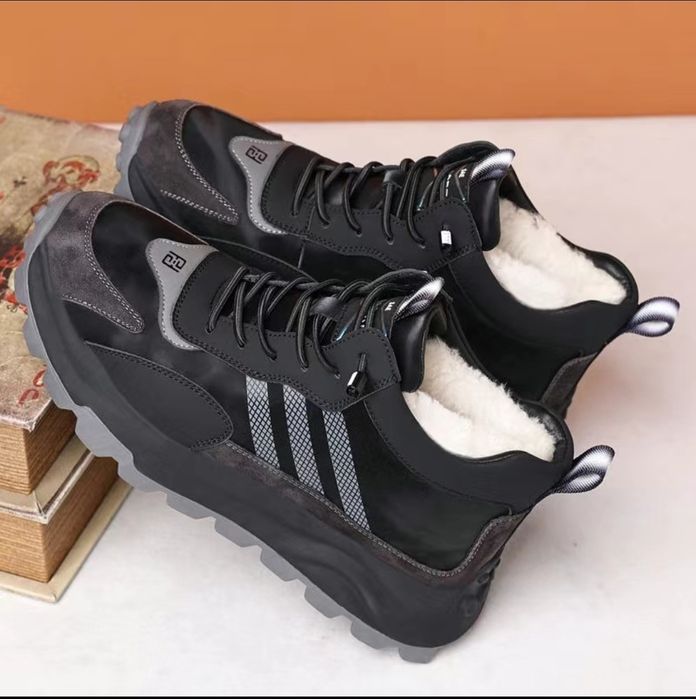 Новые зимние кроссовки