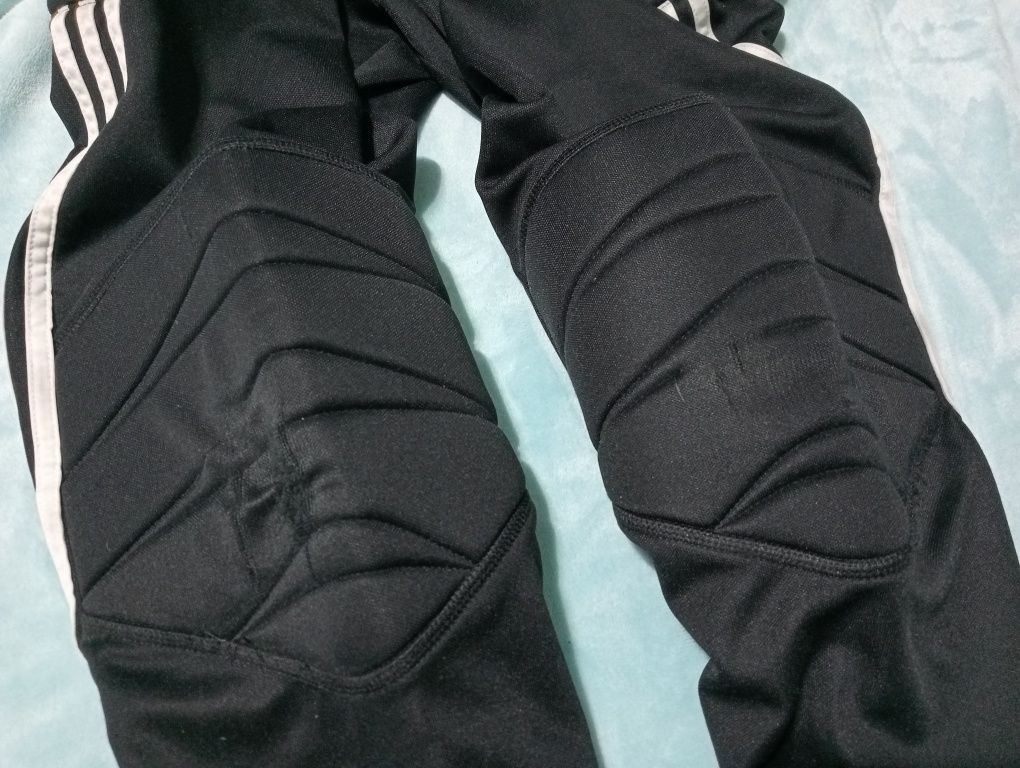 Pantaloni portari Adidas mărimea S