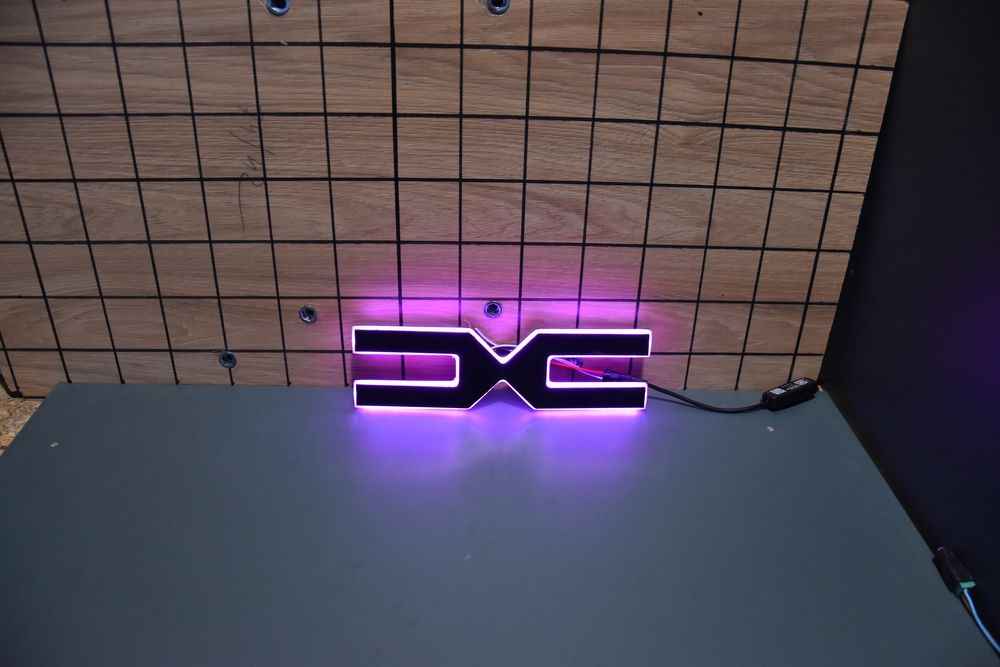 Sigla luminoasa multicolor