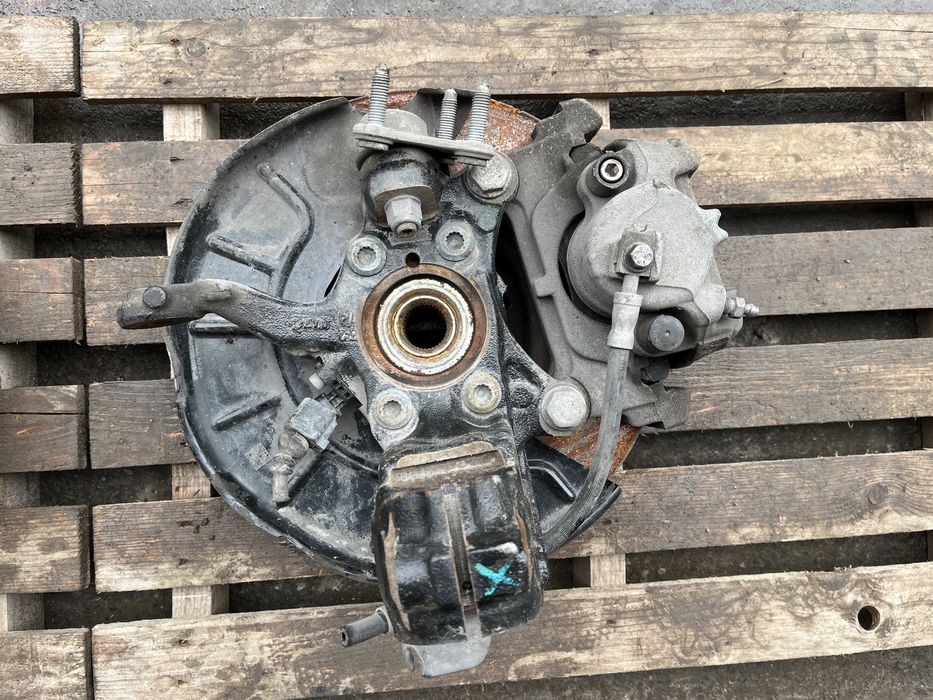 Fuzeta stanga fata / Fuzeta dreapta fata Audi Q3