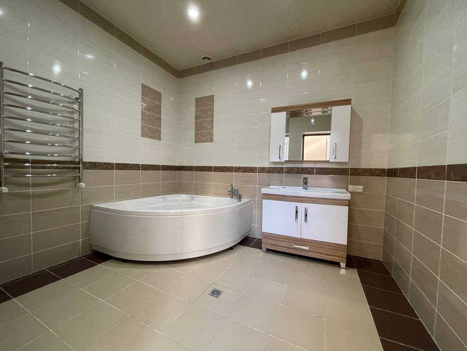 Уч кахрамон постдан кирганда файзли ховли сотилади. NR494/26