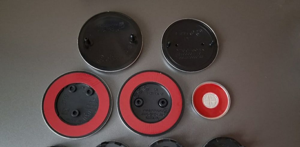 Emblema BMW capota/portbagaj/haion 82 mm 74mm