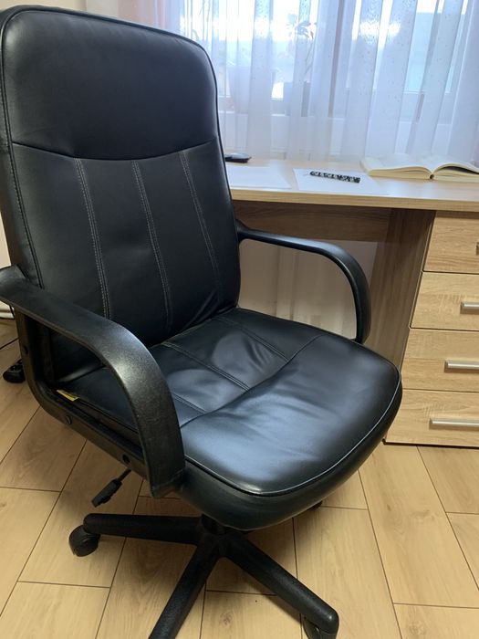 Scaun pentru birou în stare excelentă