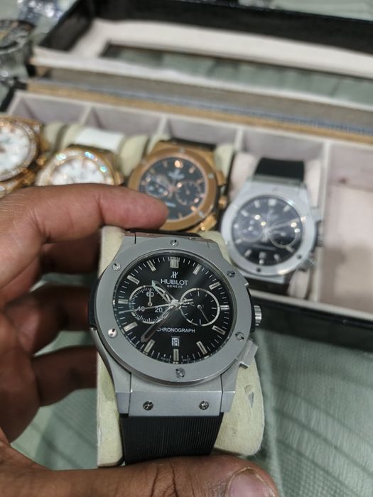 Soat Hublot batareyka korpus neyjavika rangi ocmidi