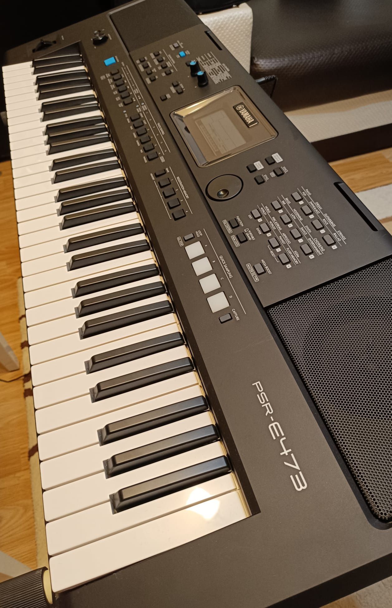 Orgă Yamaha PSR-e473