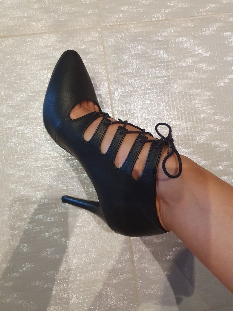 Черни обувки H&M