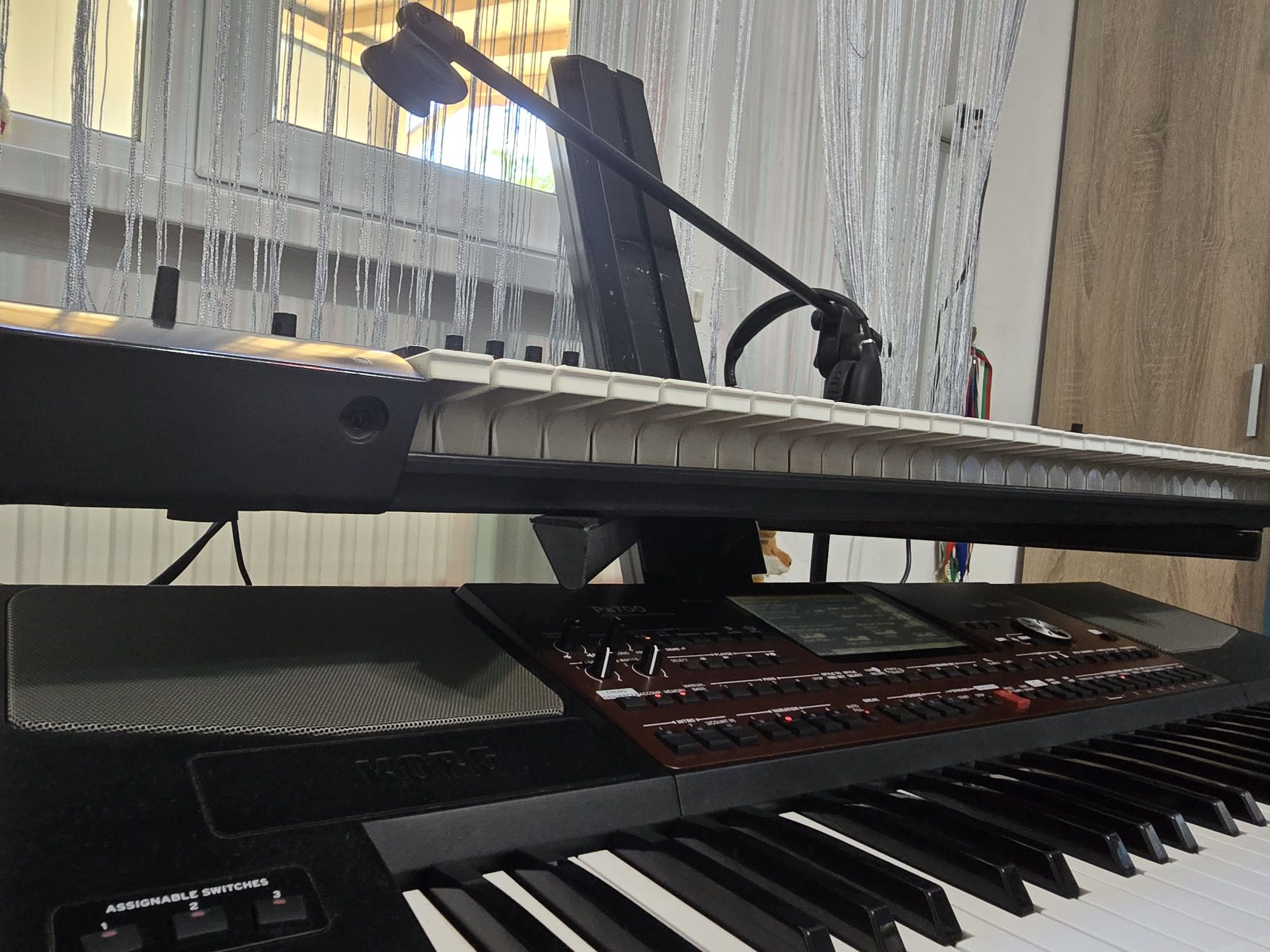 Спешно продавам Korg pa700 с най новия сет на муси