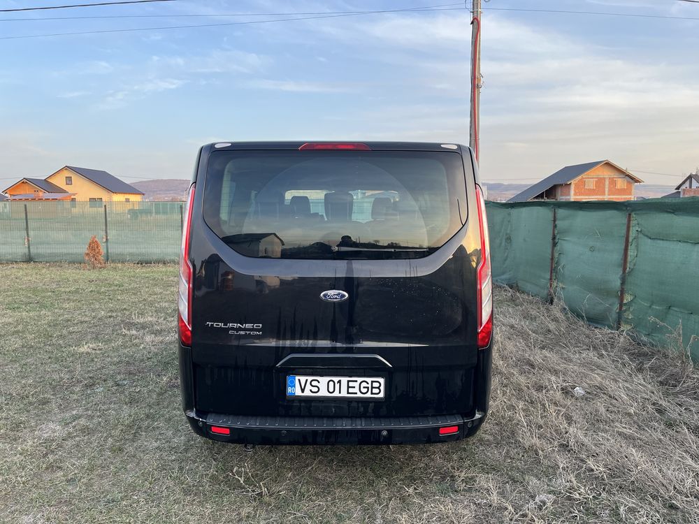 Ford Tourneo Costum 7+1