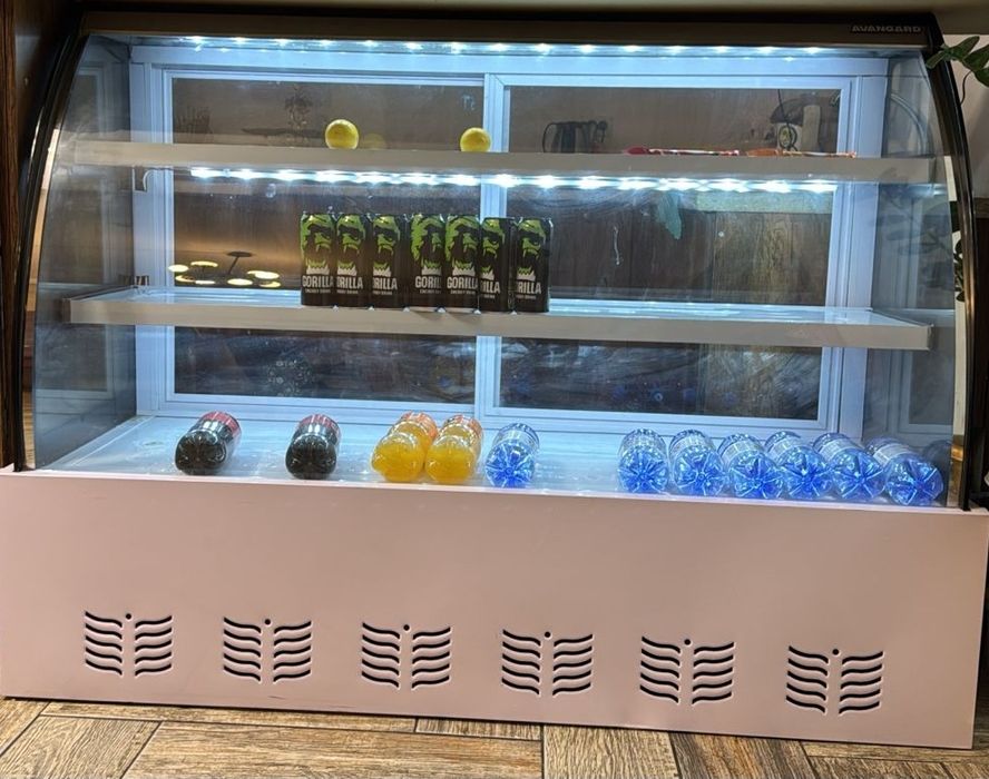 Продам витринный холодильник