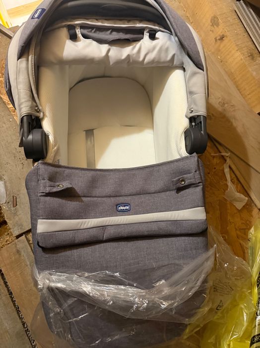 Vand carucior chicco 2 in 1