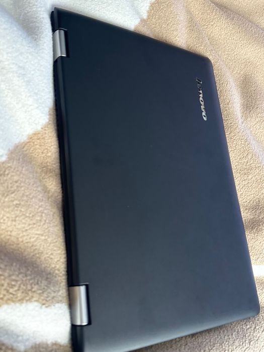 Lenovo Yoga 500 i3 8gb 256 SSD laptop cu touchscreen