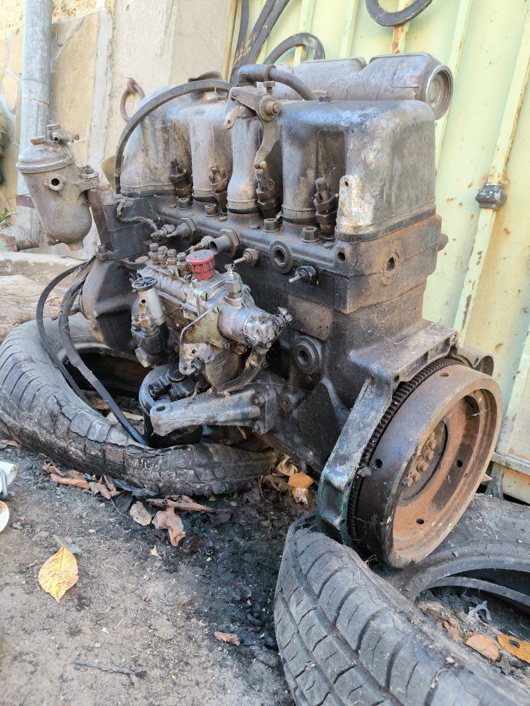 Двигател Mercedes 123