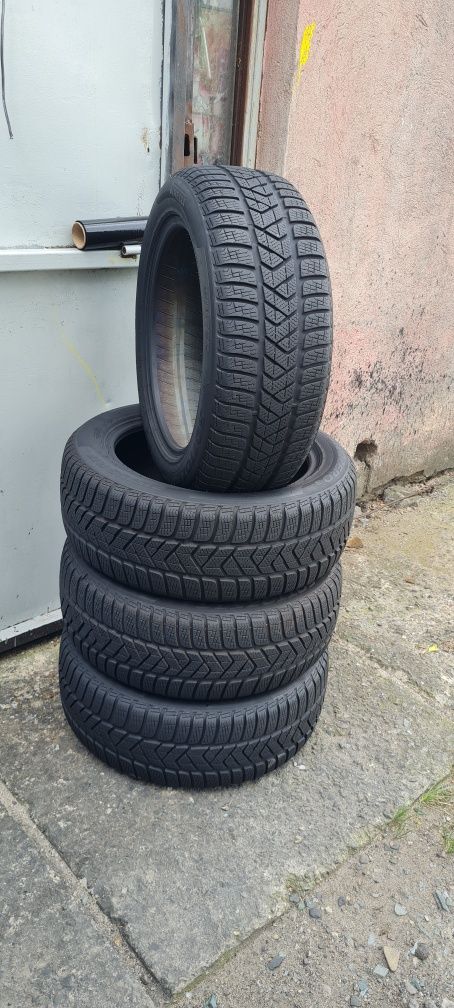 Set 4 Anvelope Pirelli 215 55 R17 . M+S. Dot 2019