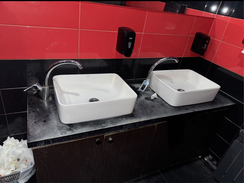 Продам раковину и тумбу