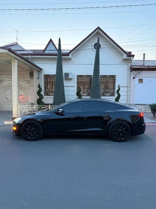 Tesla S 2.1 sekund 100 ga