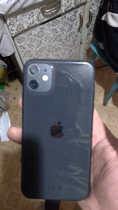 Айфон 11 срочно продам